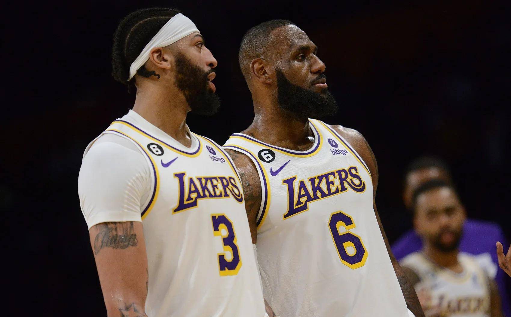 围与门将口 围与门将口